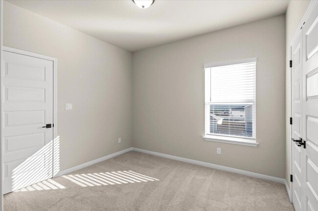 Building Photo - 5900 Whisper Creek Dr