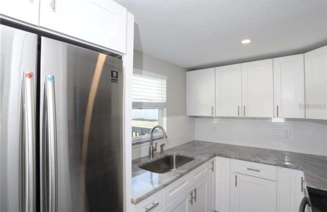 Building Photo - 2811 S Shine Ave