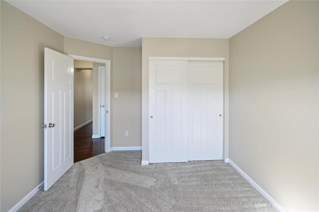 Building Photo - 323 Stonewall Creek Dr