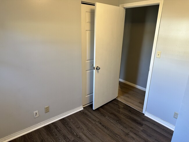 Building Photo - 6415 Bayard Park Dr
