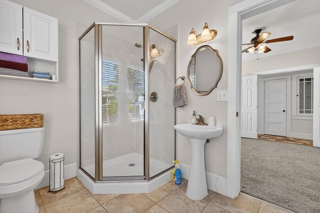 Building Photo - 212 N Grand Ave