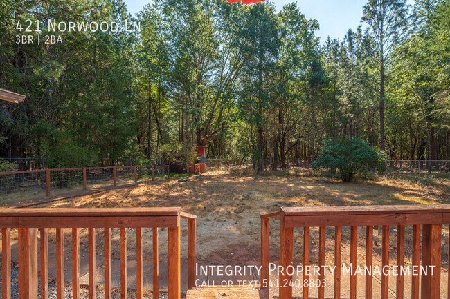 Building Photo - 421 Norwood Ln