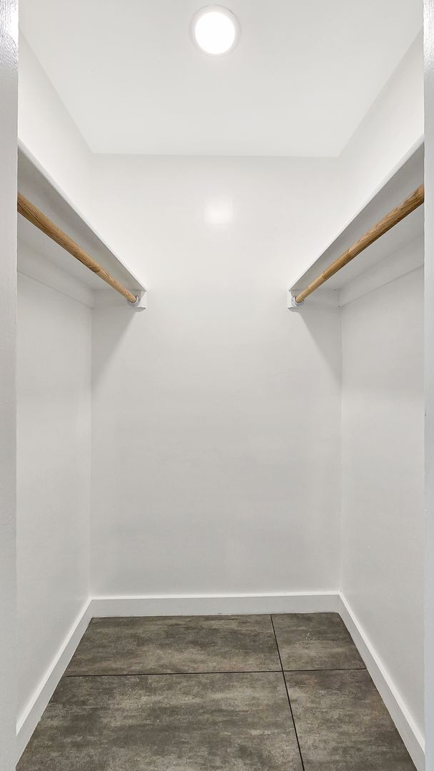 Building Photo - Gorgeous Remodel in Desirable North Central Phoenix Neighborhood