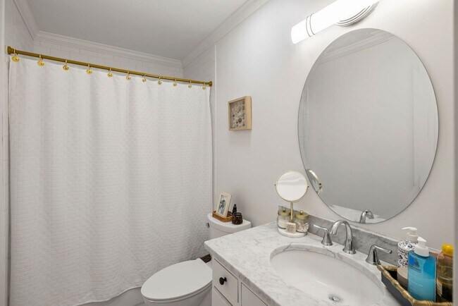 Building Photo - 3BD/3BA PLUS LOFT AND DETACHED ADU Located in SOUTH WINDAMERE-Available May 1, 2026!