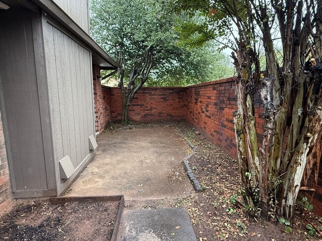 Building Photo - Huge Master Suite, culd-du-sac, Jenks Scho...