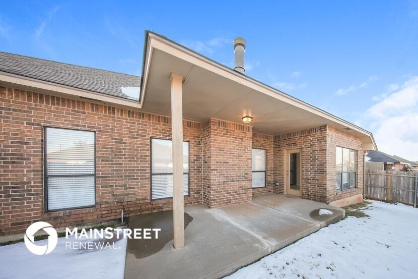 Building Photo - 17029 Woodvine Dr