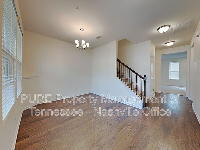 Building Photo - 819 Kennear Ln