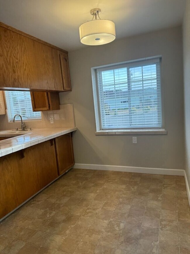 Building Photo - COMING SOON.  WILL BE READY JULY 8TH!!  Beautiful 3 Bedroom 1.5 Bath Home, Close to Santana Row.