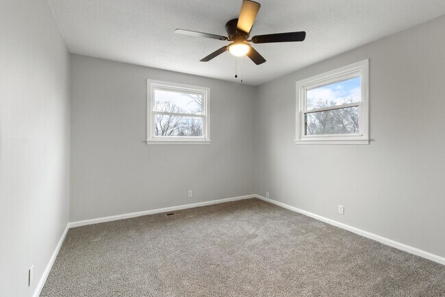 Building Photo - 3 Bedroom Pet Friendly Home For Rent!
