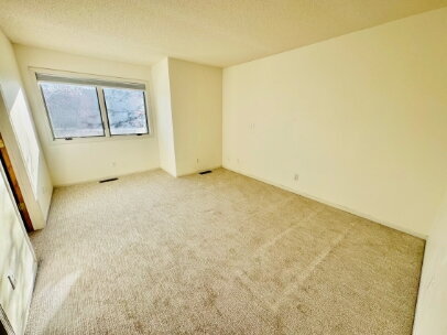 Building Photo - "Charming 2-Bed, 2-Bath Townhouse with Gleaming Hardwood Floors in Saint Anthony!"