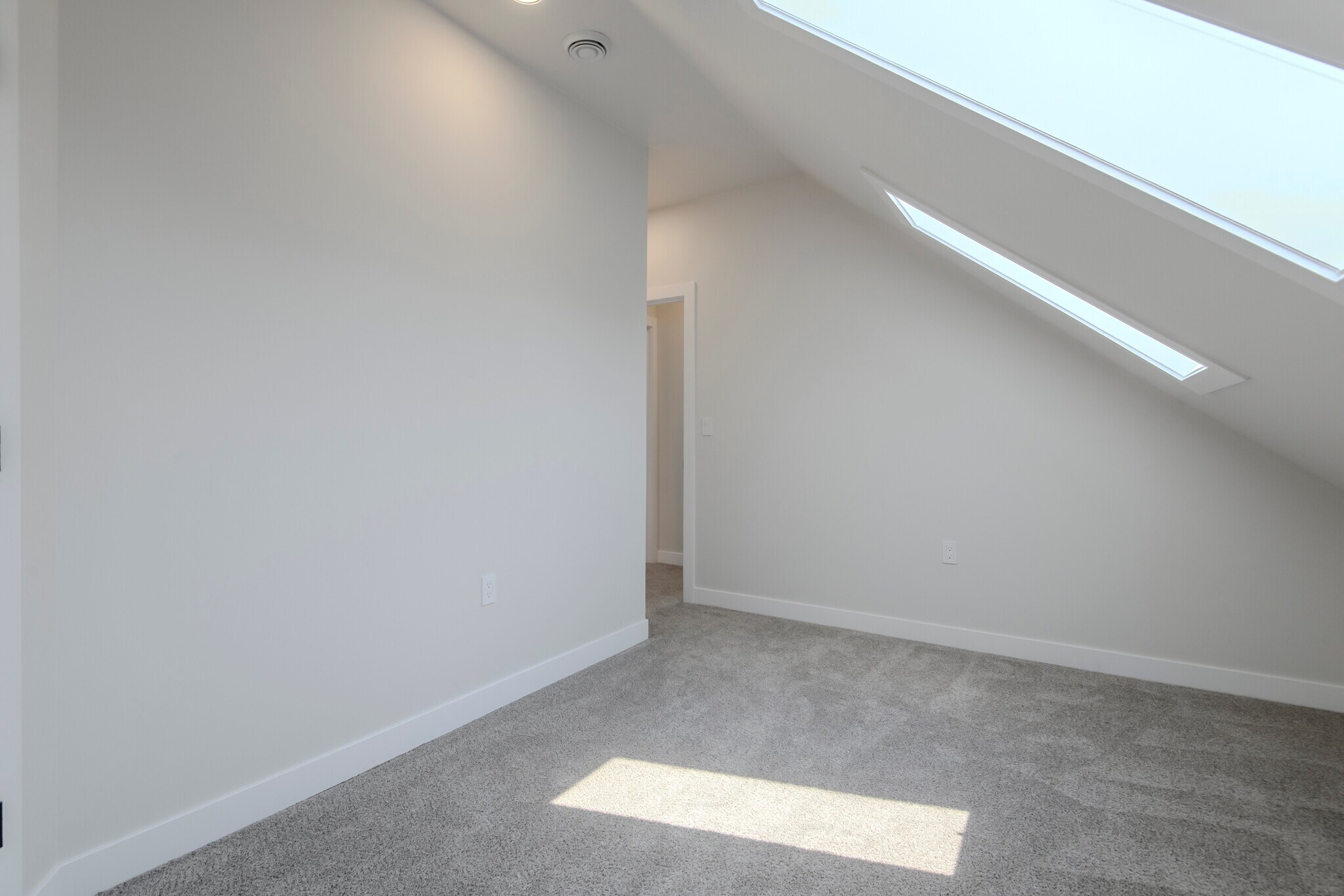 Building Photo - 1530 N Cass St