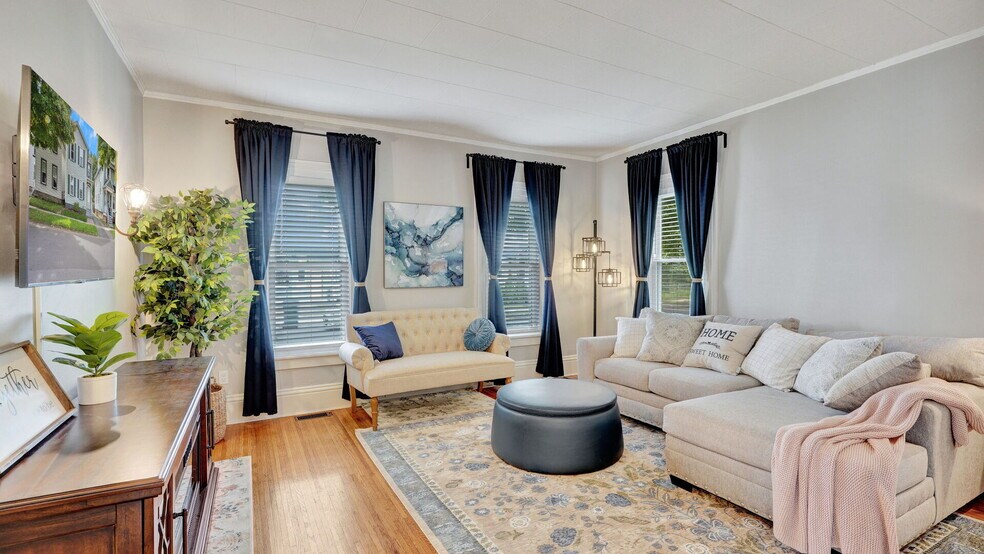 Living Room - 15 Averill Ave