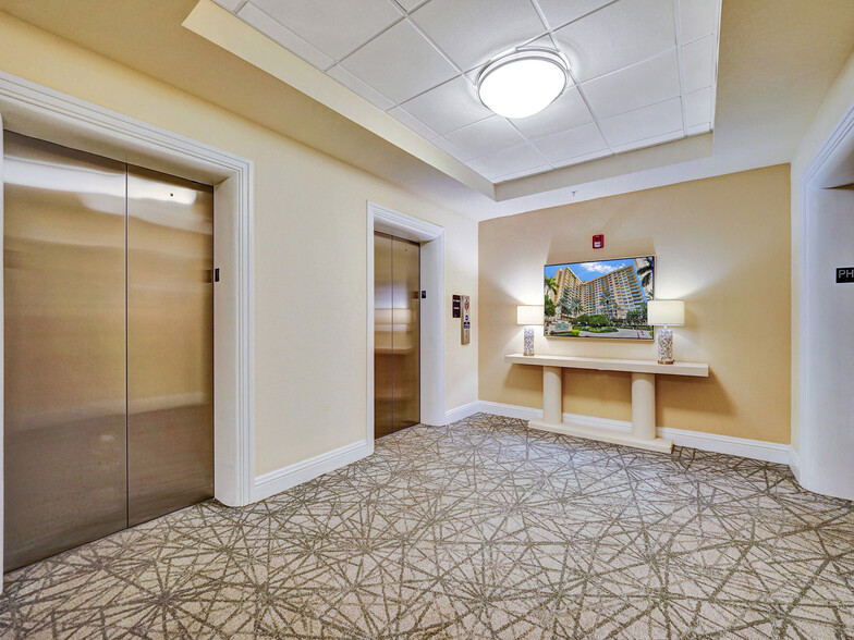 Building Photo - 2501 S Ocean Dr
