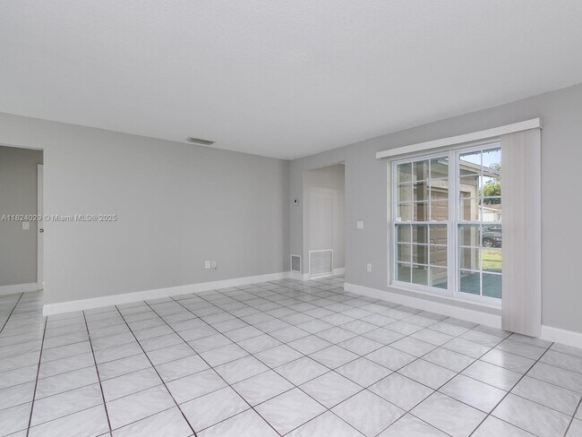 Building Photo - 11461 NW 32nd Pl