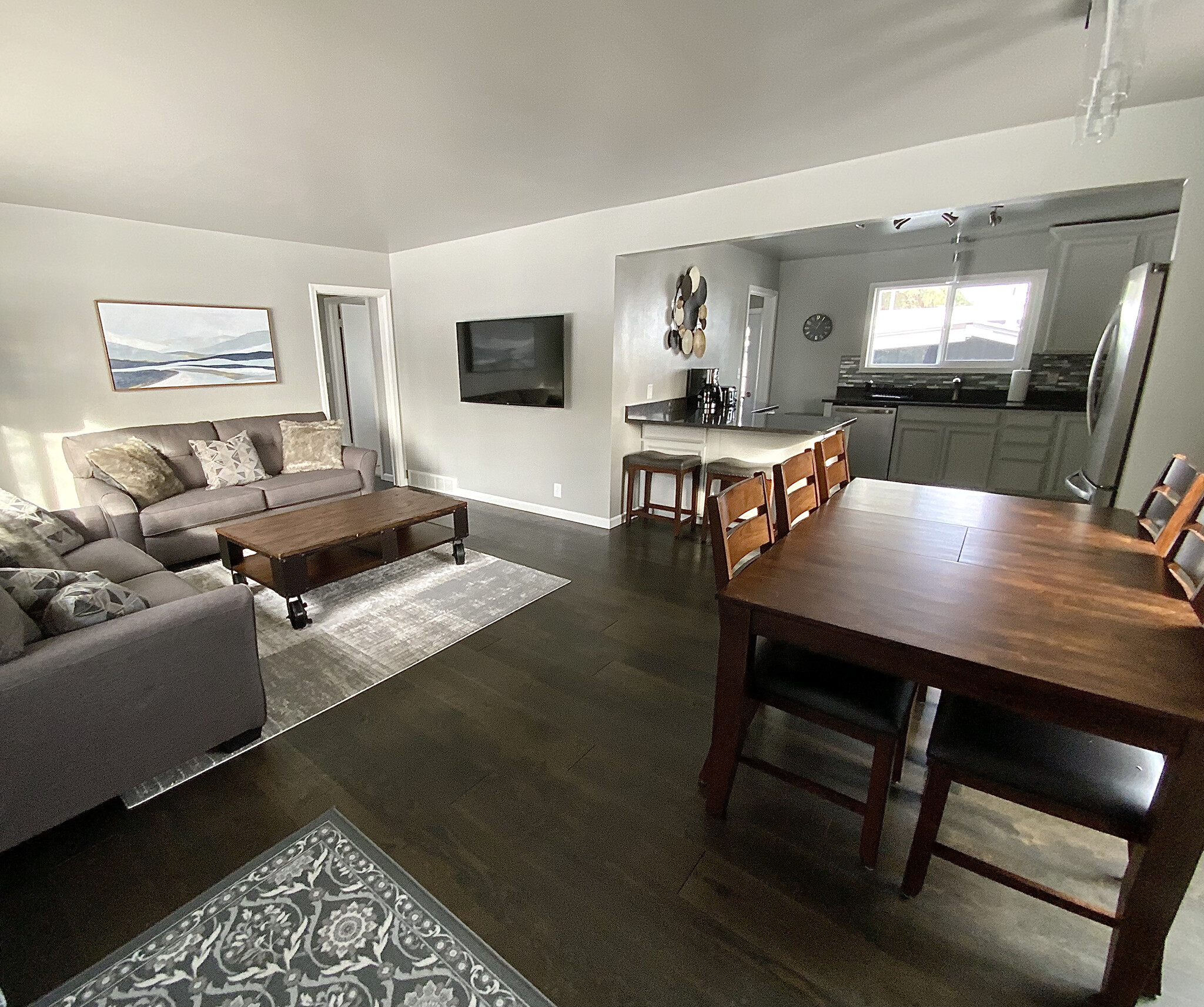 Open-concept - 237 Fair Park Dr