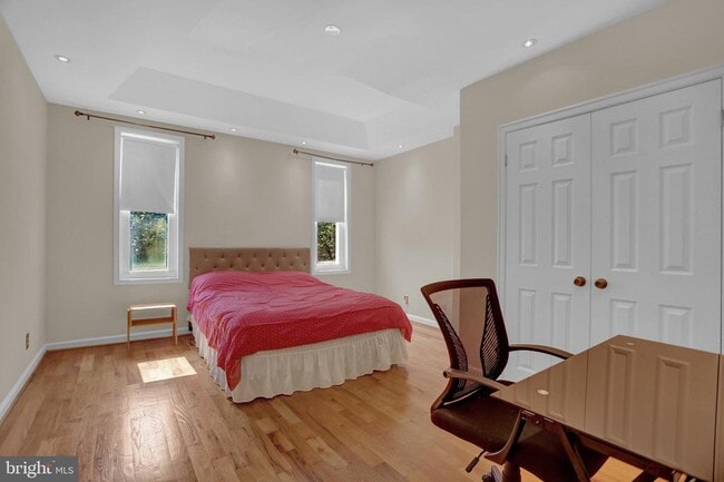 Building Photo - 2308 E Fairmount Ave