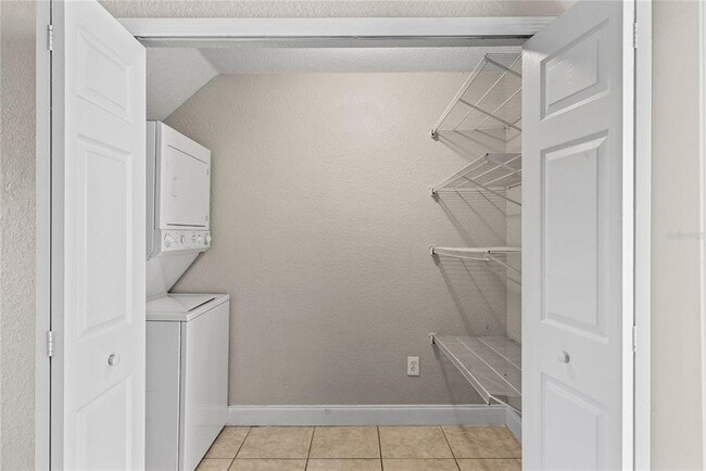 Building Photo - 210 N East St