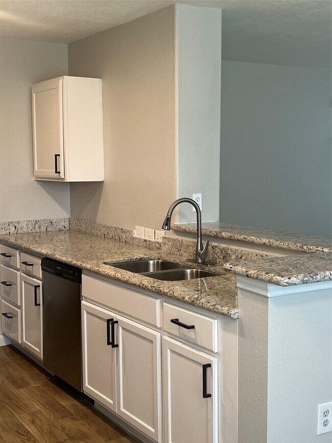 Building Photo - 12035 Duane St