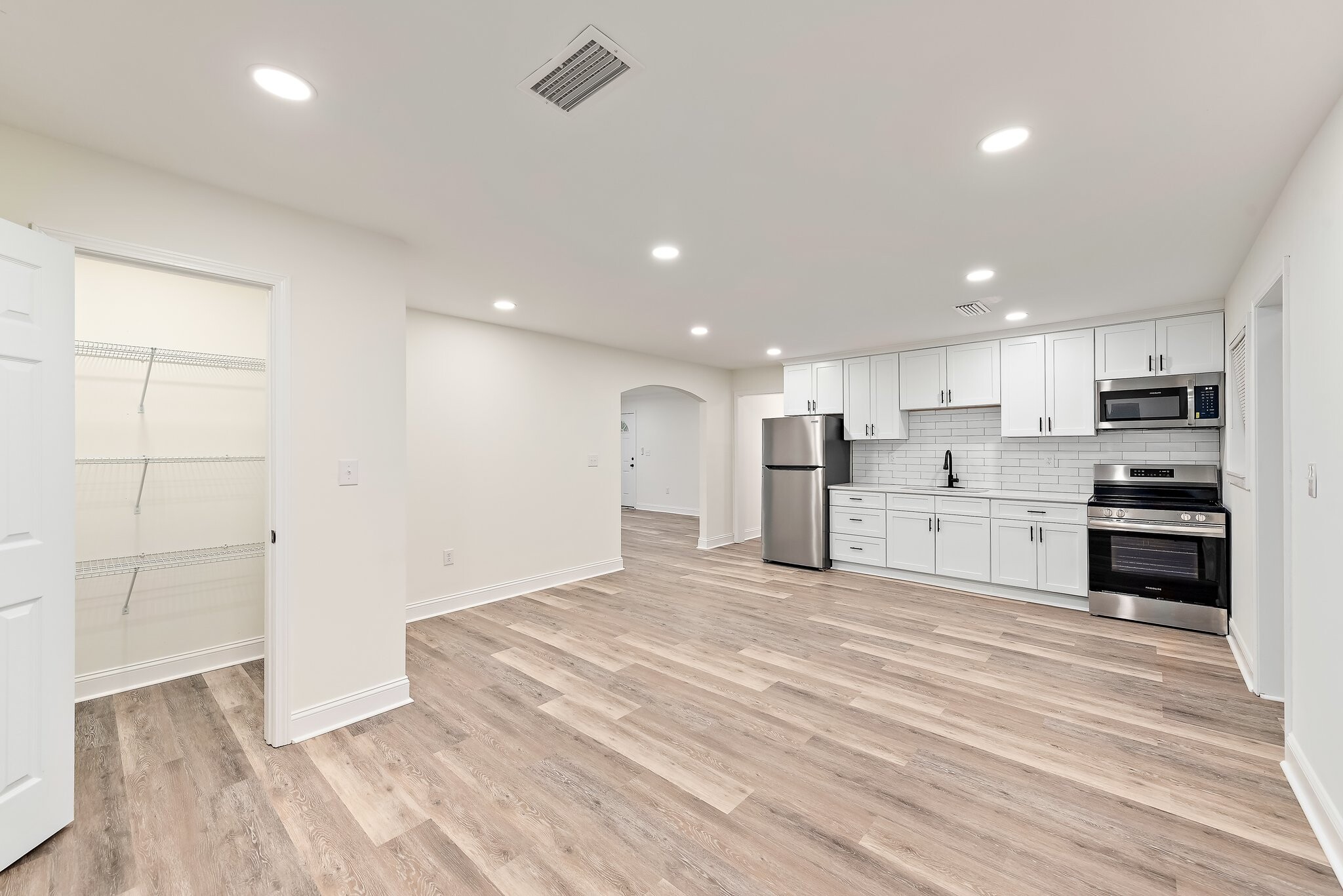 Building Photo - 128 Woods Dr