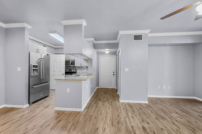 Building Photo - 6410 Emerald Dunes Dr