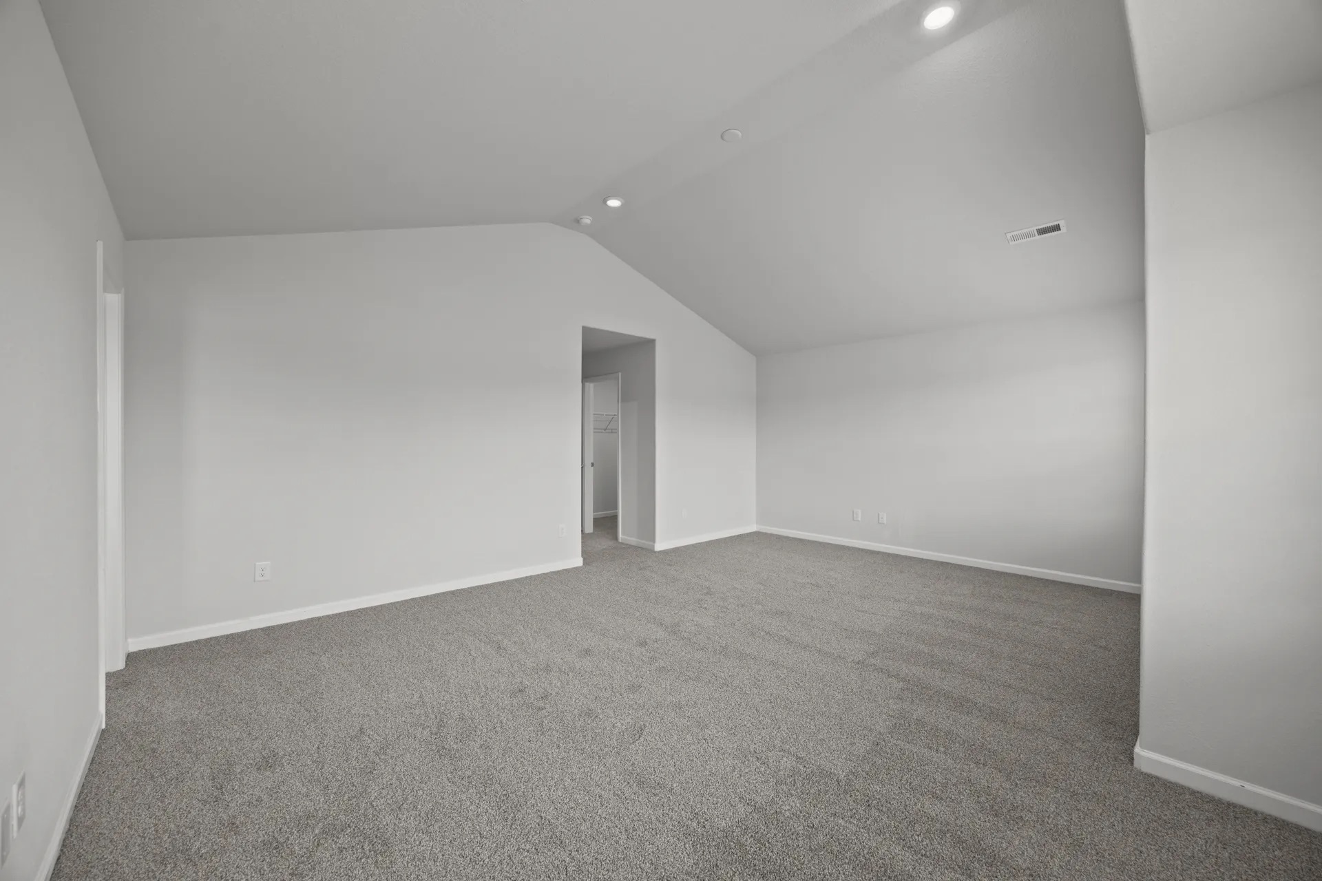 Building Photo - Room in House on Hazelburn Dr