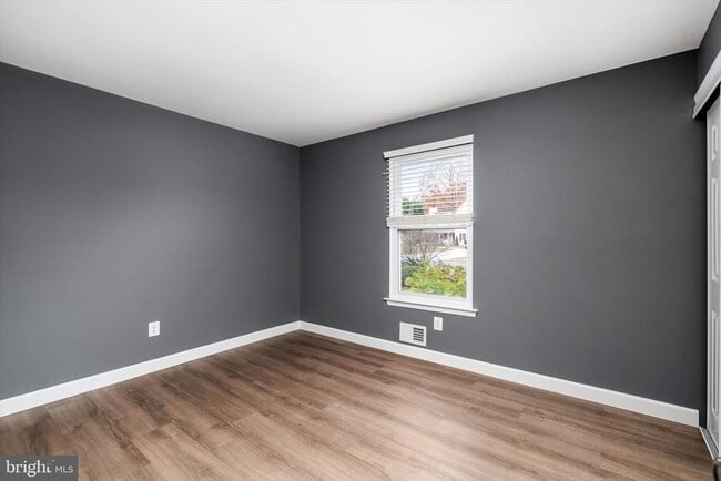 Building Photo - 29 Anita Dr