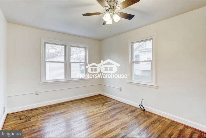 Building Photo - 3219 Taylor Ave