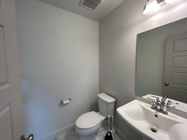 Building Photo - 3 Bedroom 2 Bathroom House in Eagle Mounta...