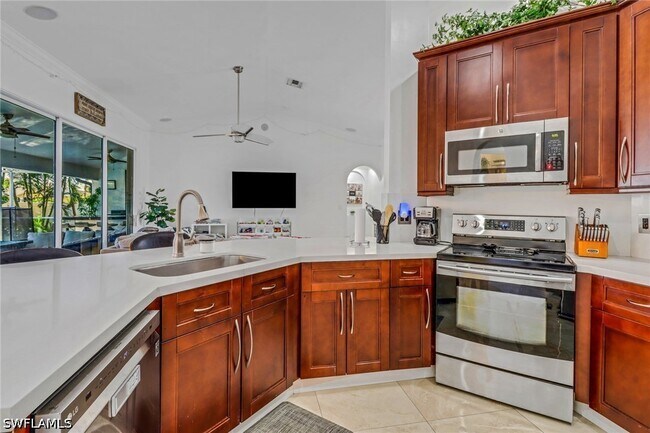 Building Photo - 2026 SW 31st Terrace