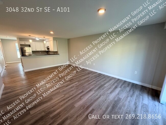 Building Photo - 3048 32nd St SE