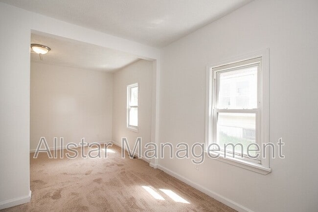 Building Photo - 736 Bettes Ave
