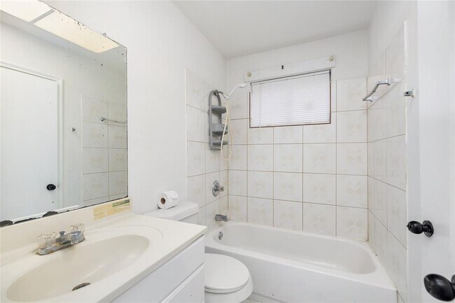 Building Photo - 10707 Glenfield Ct