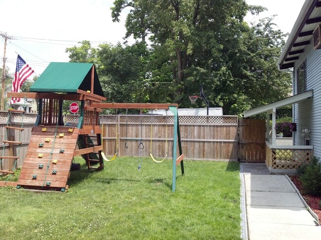 Children'sPlayset - 14 Roosevelt Ave