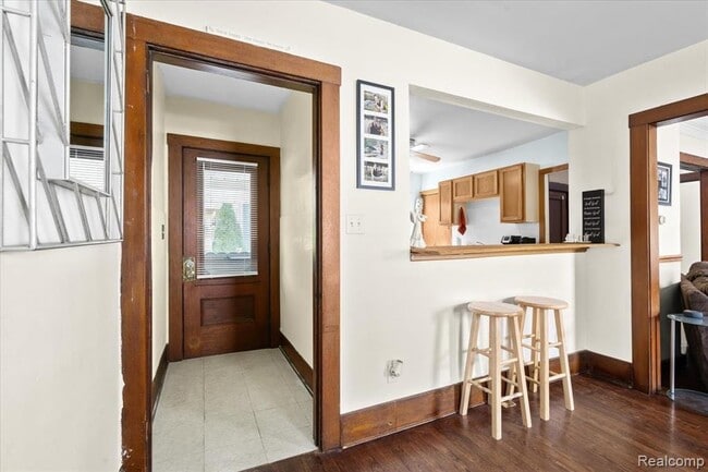 Building Photo - 423 Pingree Blvd