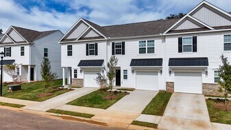 Building Photo - 18 Twiggs Ln