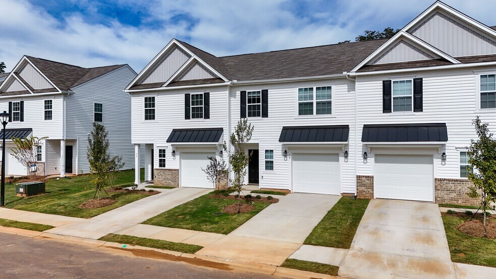 Primary Photo - 18 Twiggs Ln