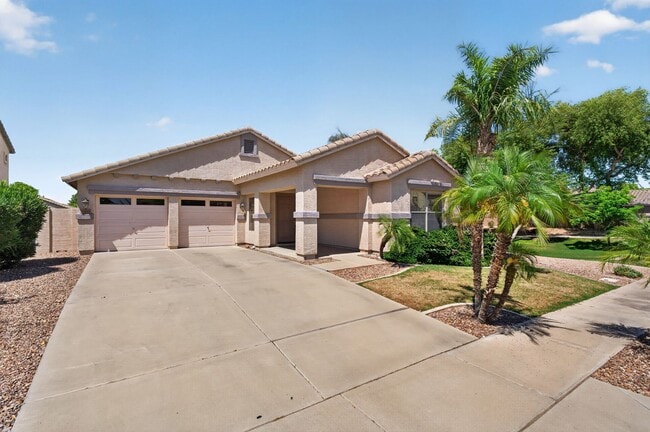 Building Photo - Spacious Gilbert Corner Lot Rental with 4 Bedrooms, Vaulted Ceilings & Private Backyard Retreat