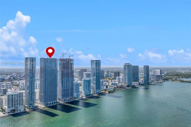 Building Photo - 700 NE 24th St