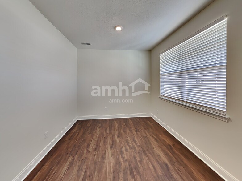 Building Photo - 8081 Minnow Trl