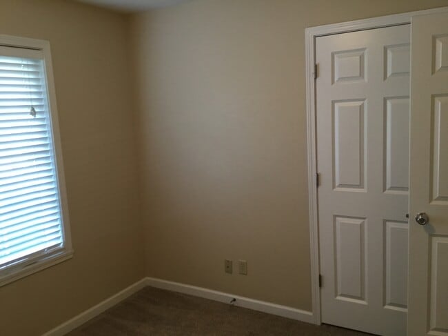 Building Photo - 6328 Sunnybrook Ln