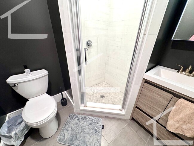 Building Photo - 9/1 No Fee! Newly renovated 3BR/2BA in the heart of Washington Sq!