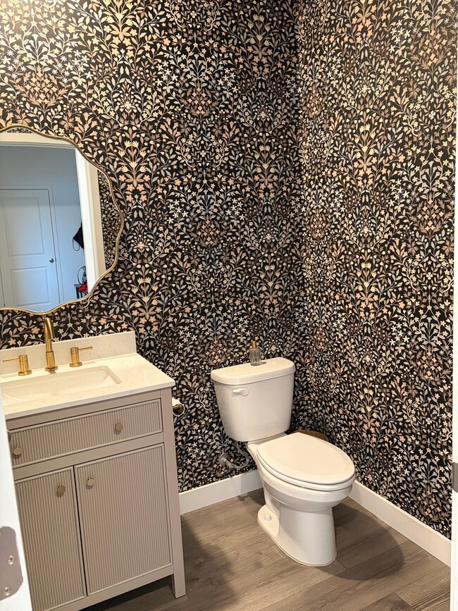 Building Photo - 1583 E Star Spgs Dr