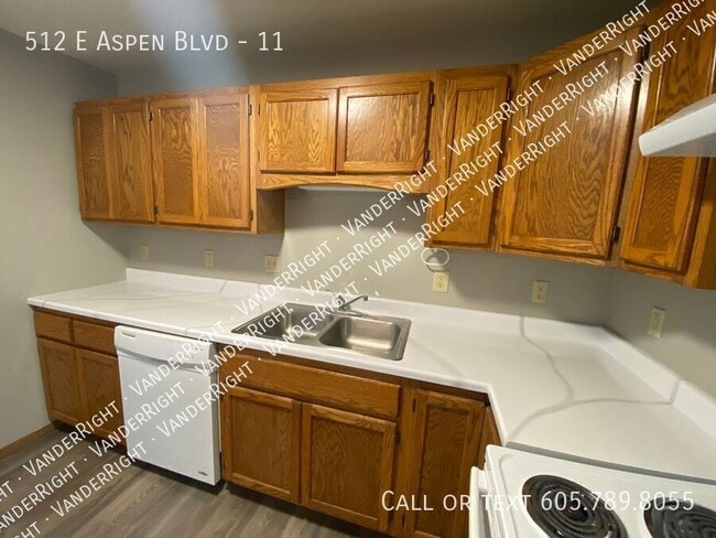 Building Photo - 512 E Aspen Blvd