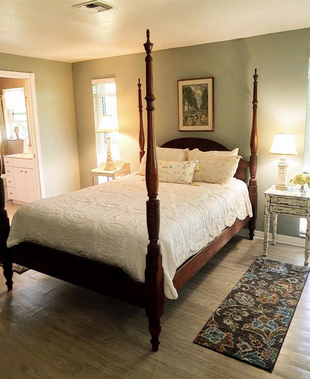 Building Photo - 1335 Cambridge Dr