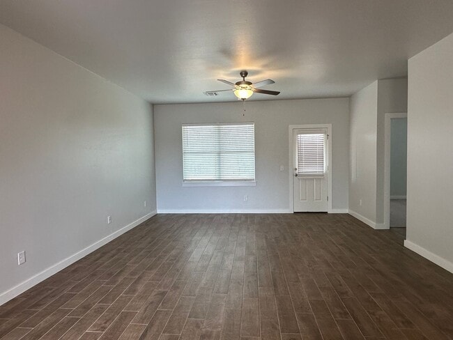 Building Photo - Ridge Creek Addition 3 bedroom, 2 bathroom on 1.43 acre Wooded Lot!