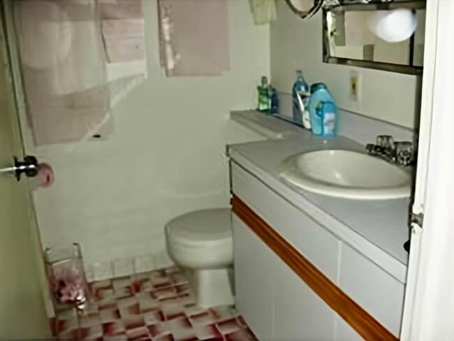 Building Photo - 99 Pond Ave