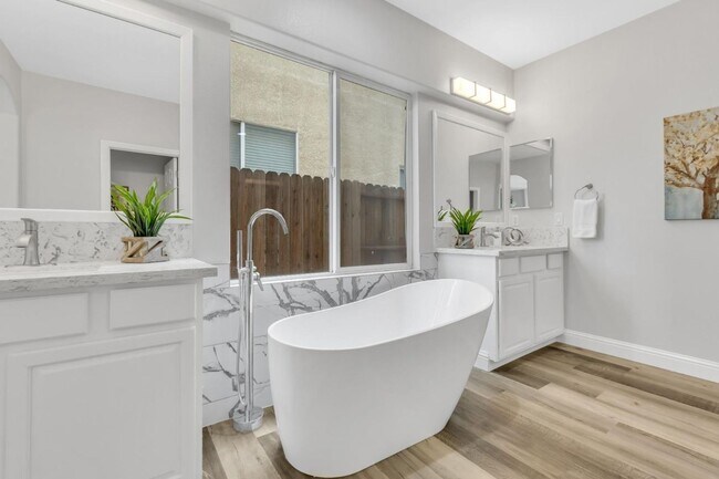 Building Photo - Gorgeous East Elk Grove Home