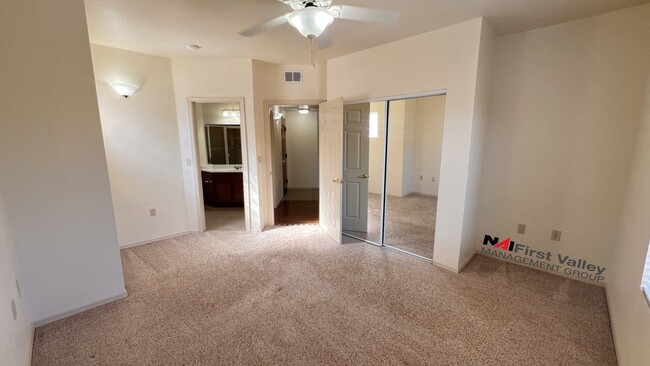 Building Photo - 2 Bedrooms, 2 Baths