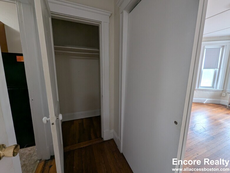 Building Photo - 1175 Boylston St