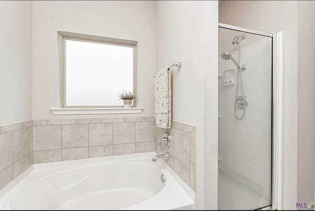 Building Photo - 1219 Foxtail Dr